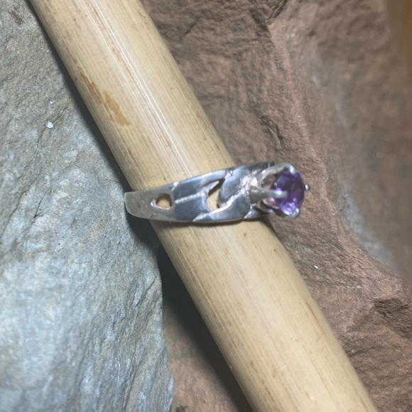 925 Sterling Silver Amethyst Ring - Picture 4 of 5